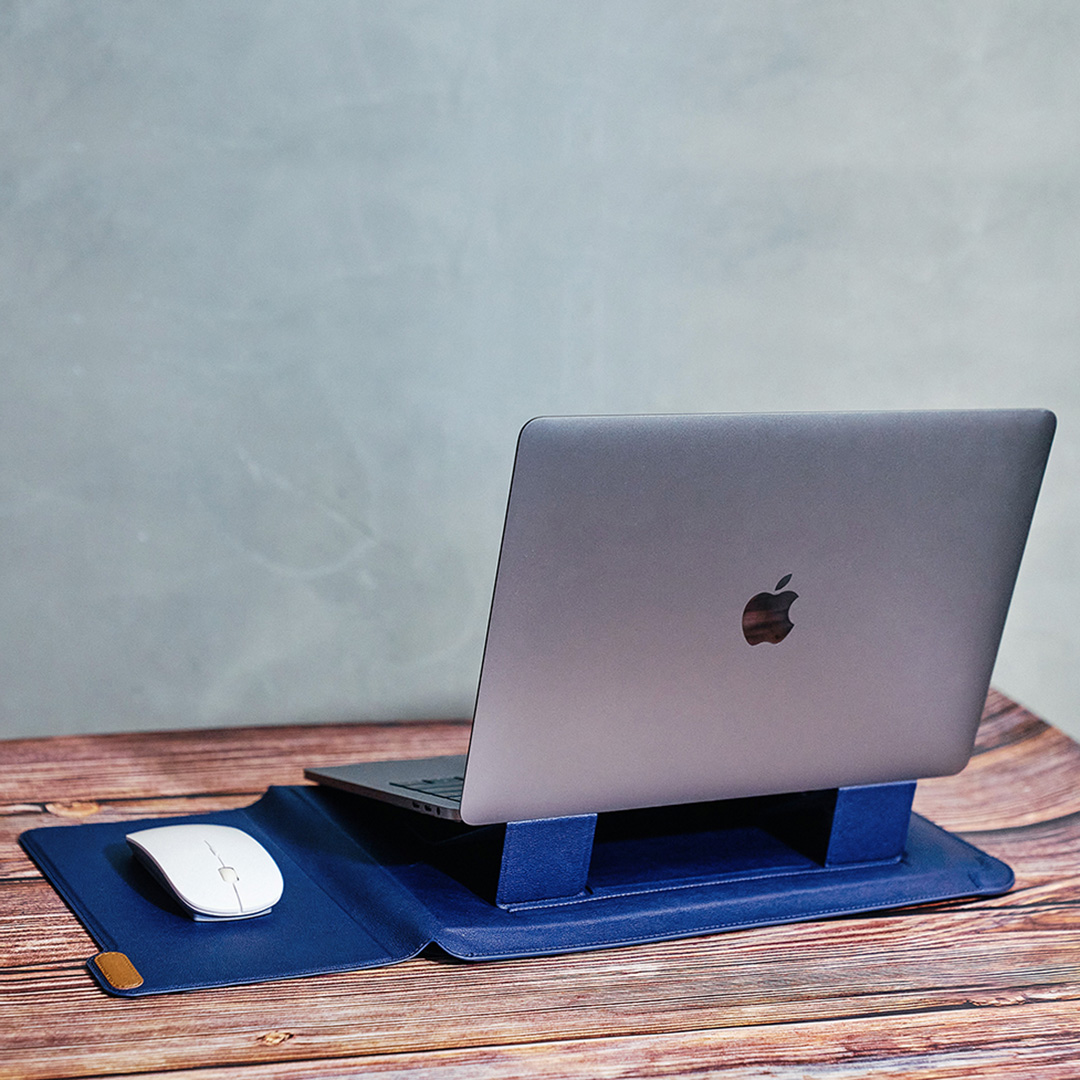 Motus Laptop Sleeve with Stand and Mousepad
